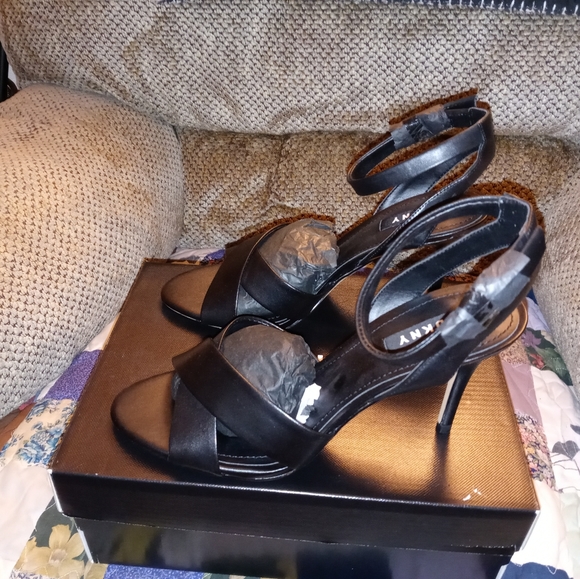 DKNY Women's Ivy Leather Open Toe Casual Ankle - Picture 4 of 5